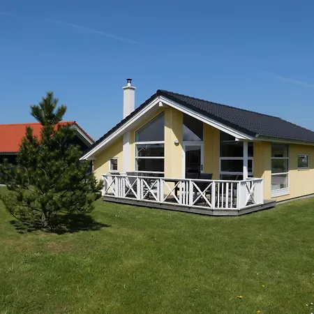 Holiday home Vital Mit Kamin, Sauna Und Terrasse Grossenbrode